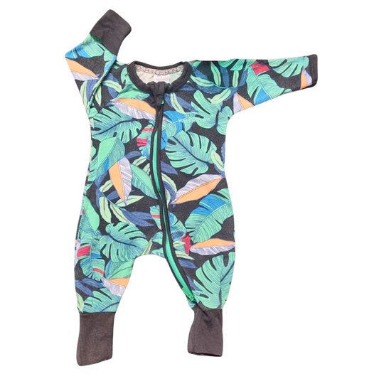 Bonds Black with Leaves Onesie - Size: 0000 (Newborn)