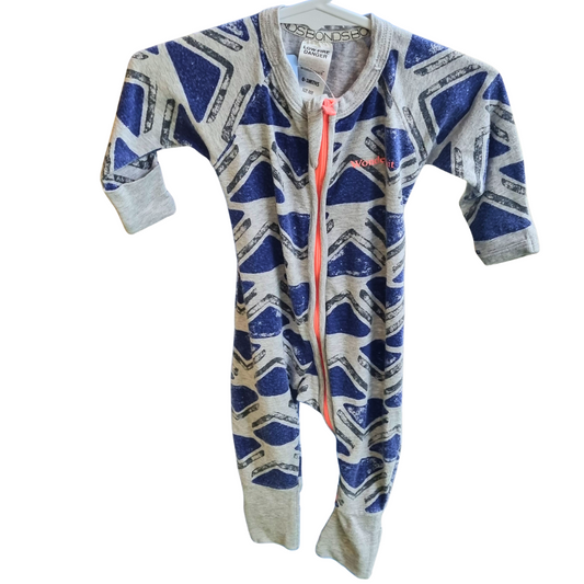 Bonds Onesie - Size: 000 (0-3 Months)