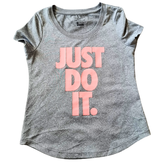 Nike T-Shirt - Size XS (3-4)
