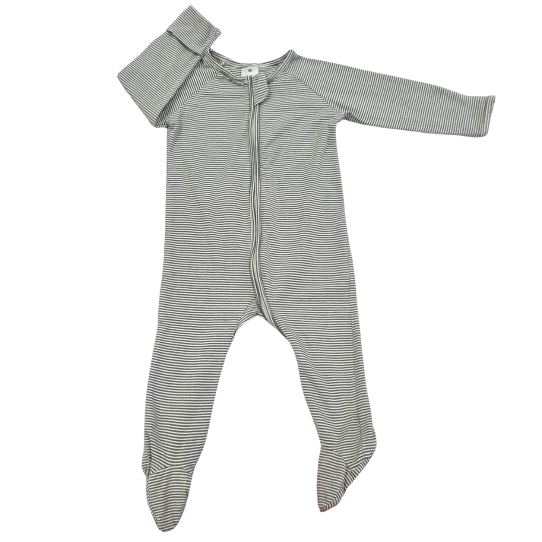 Target Onesie - Size: 0 (6-12 Months)